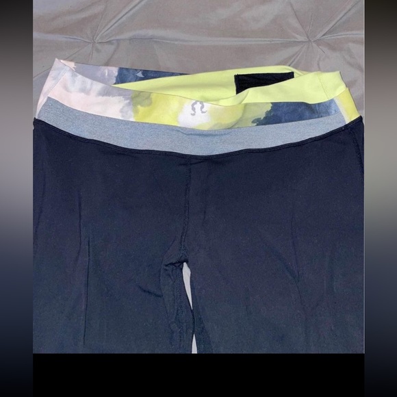 Lulu lemon pants size 12 - Picture 2 of 3